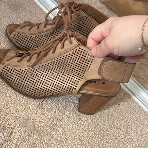 Call It Spring Women's Tan Heeled Sandals